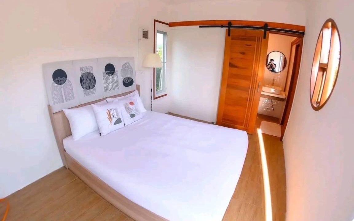 Photo of Bedroom in Khanong Phra