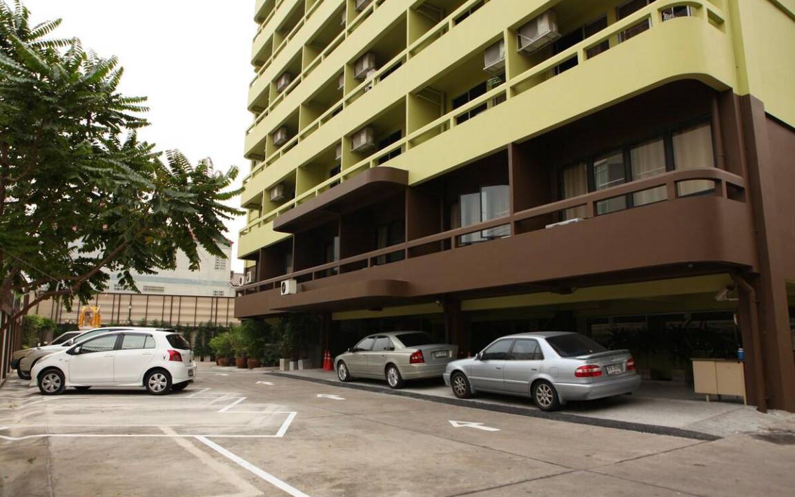 Photo of Buildings in Khlong Tan Nuea