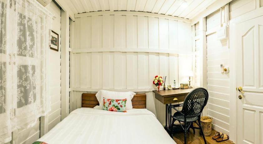 Photo of Bedroom in Phra Nakhon