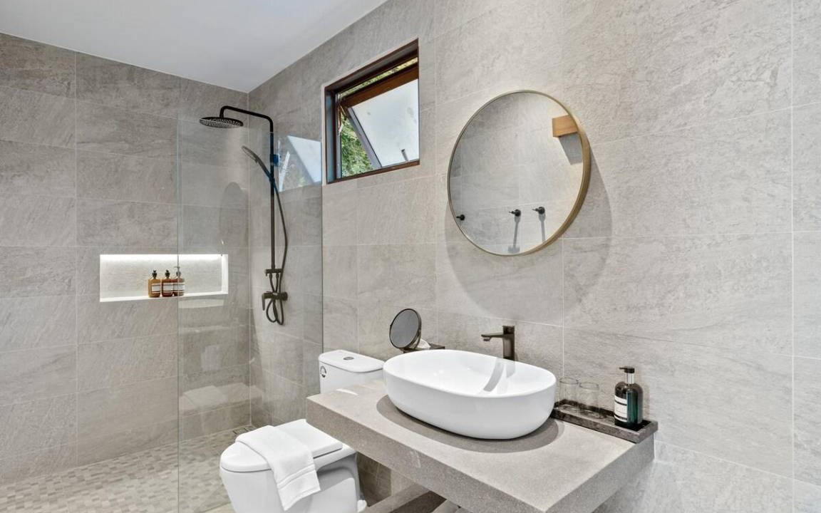 Photo of Bathroom in Ang Thong