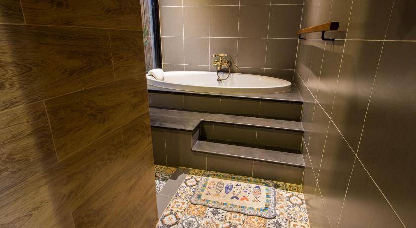 Photo of Bathroom in Pak Tho