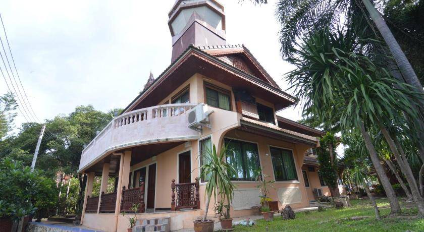 Photo of Buildings in Kamphaeng Phet