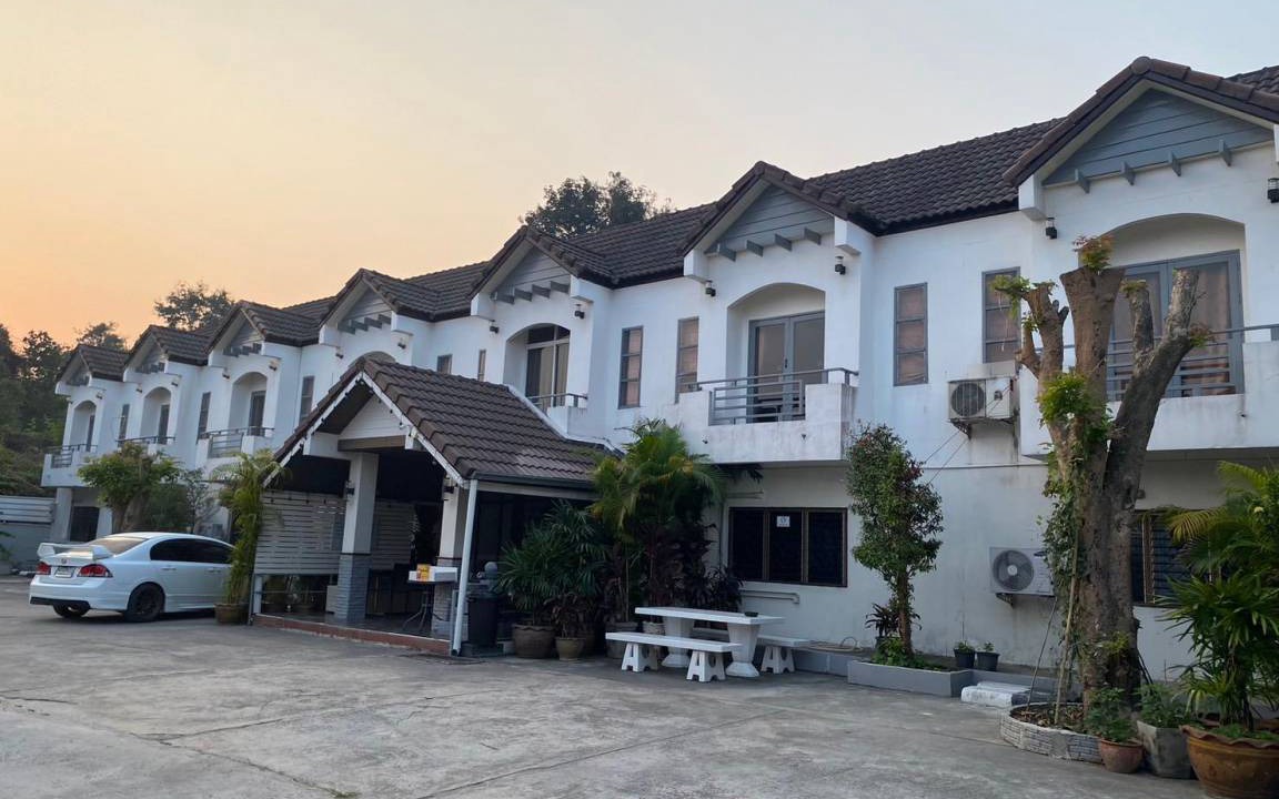 Photo of Buildings in Warin Chamrap