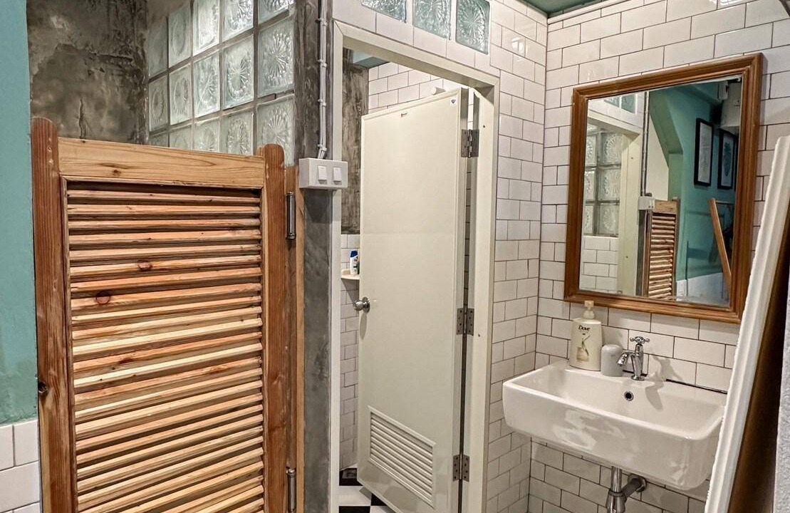 Photo of Bathroom in Khlong Tan Nuea
