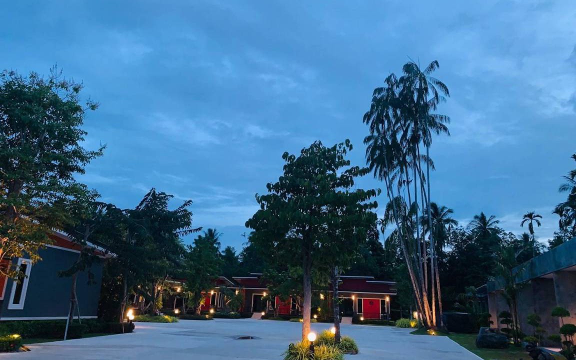 Photo of Buildings in Ron Phibun