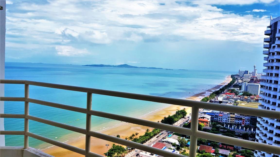 Photo of Patio Balcony in Na Kluea