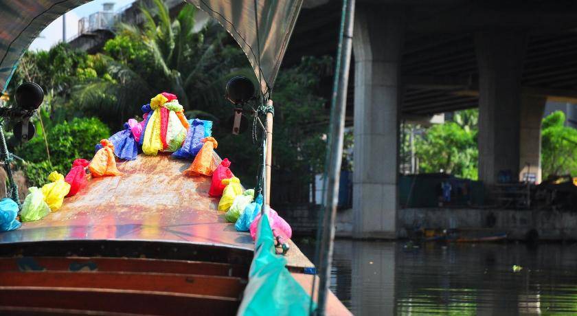 Photo of Others in Phra Khanong Nuea
