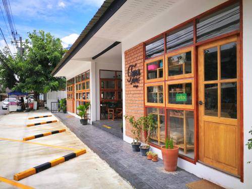 Photo of Others in Chim Phli