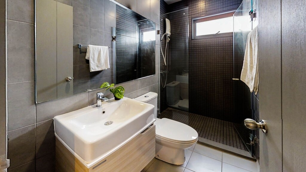 Photo of Bathroom in Mueang Samut Prakan District