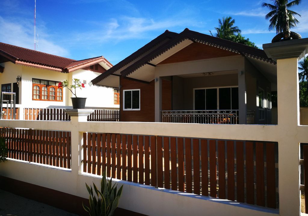 Photo of Buildings in Lipa Noi