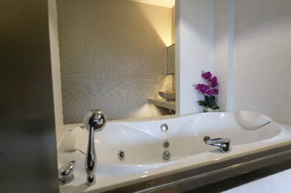 Photo of Bathroom in Taling Ngam
