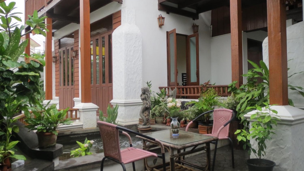 Photo of Outdoor in Wua Lai