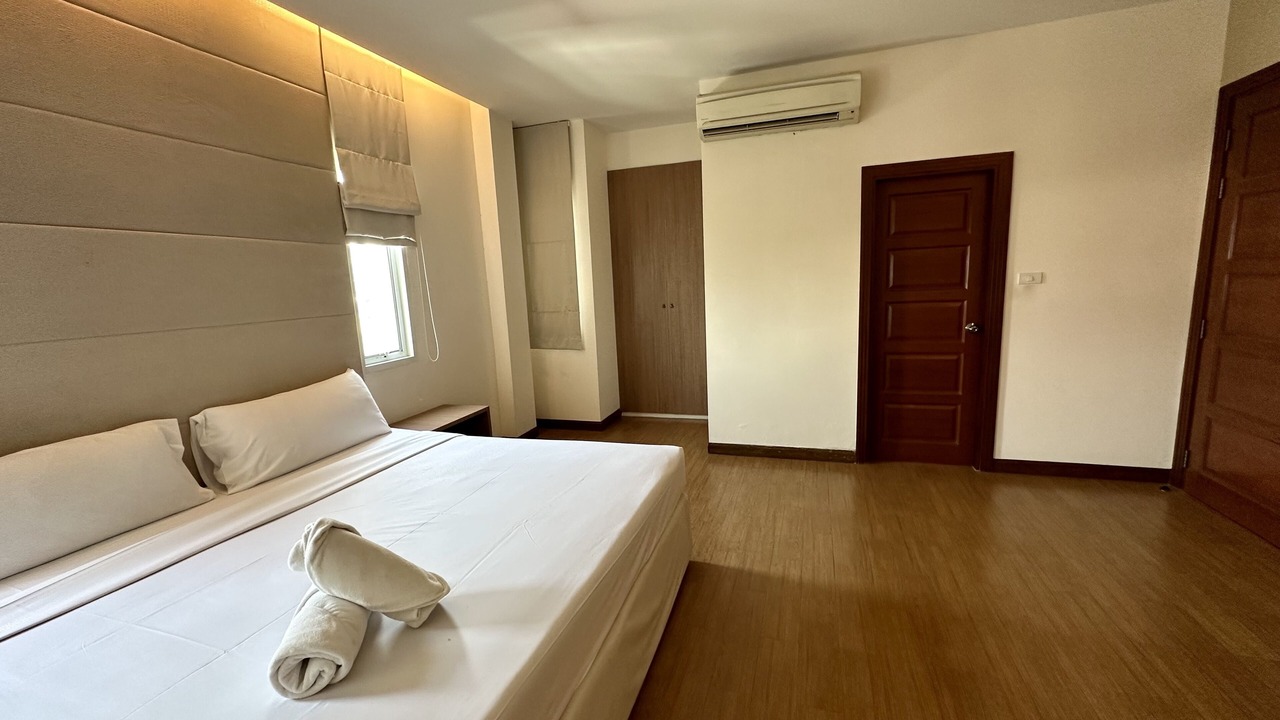 Photo of Bedroom in Samsen Nok