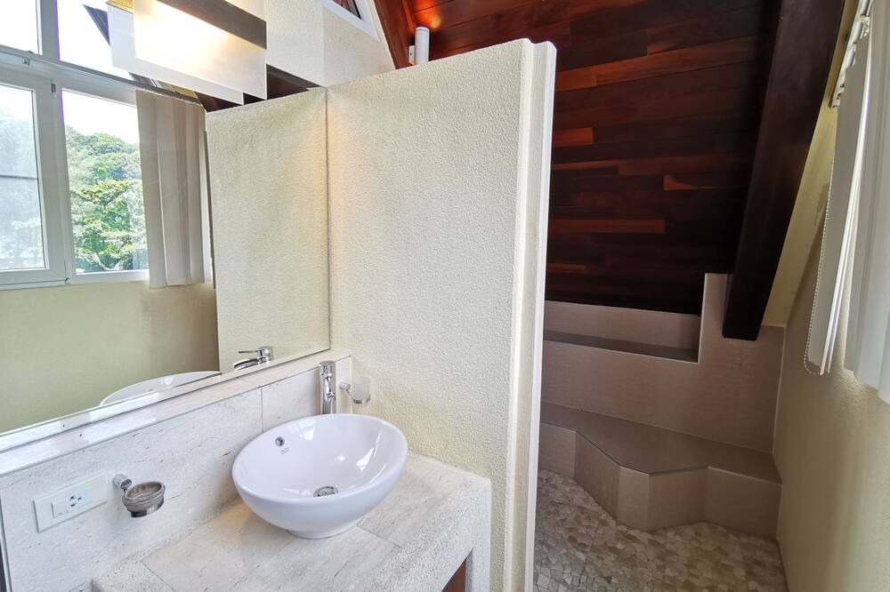 Photo of Bathroom in Klong Son