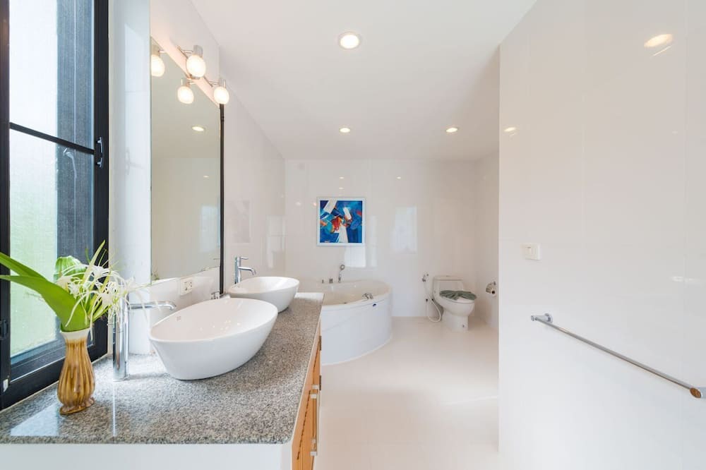 Photo of Bathroom in Na Thon