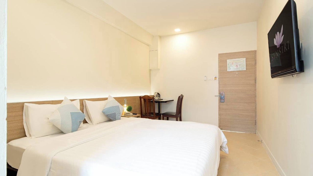 Photo of Bedroom in Khanna Yao