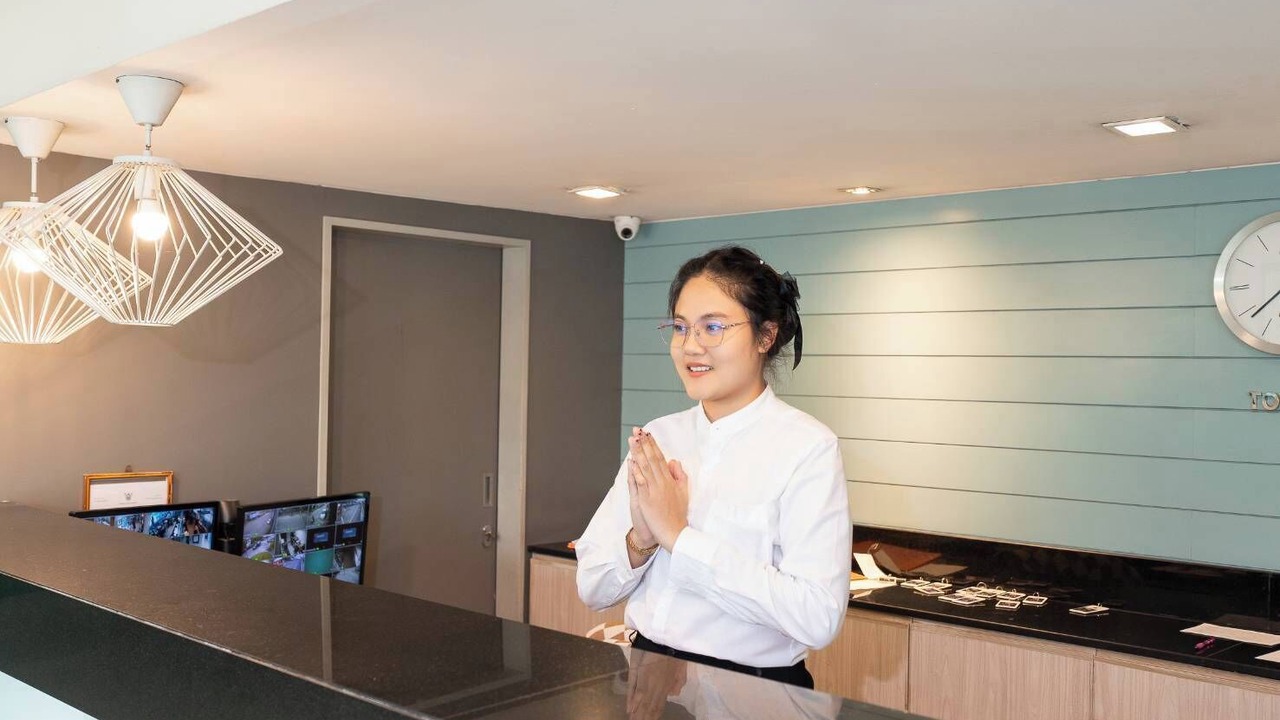 Photo of Others in Khanna Yao