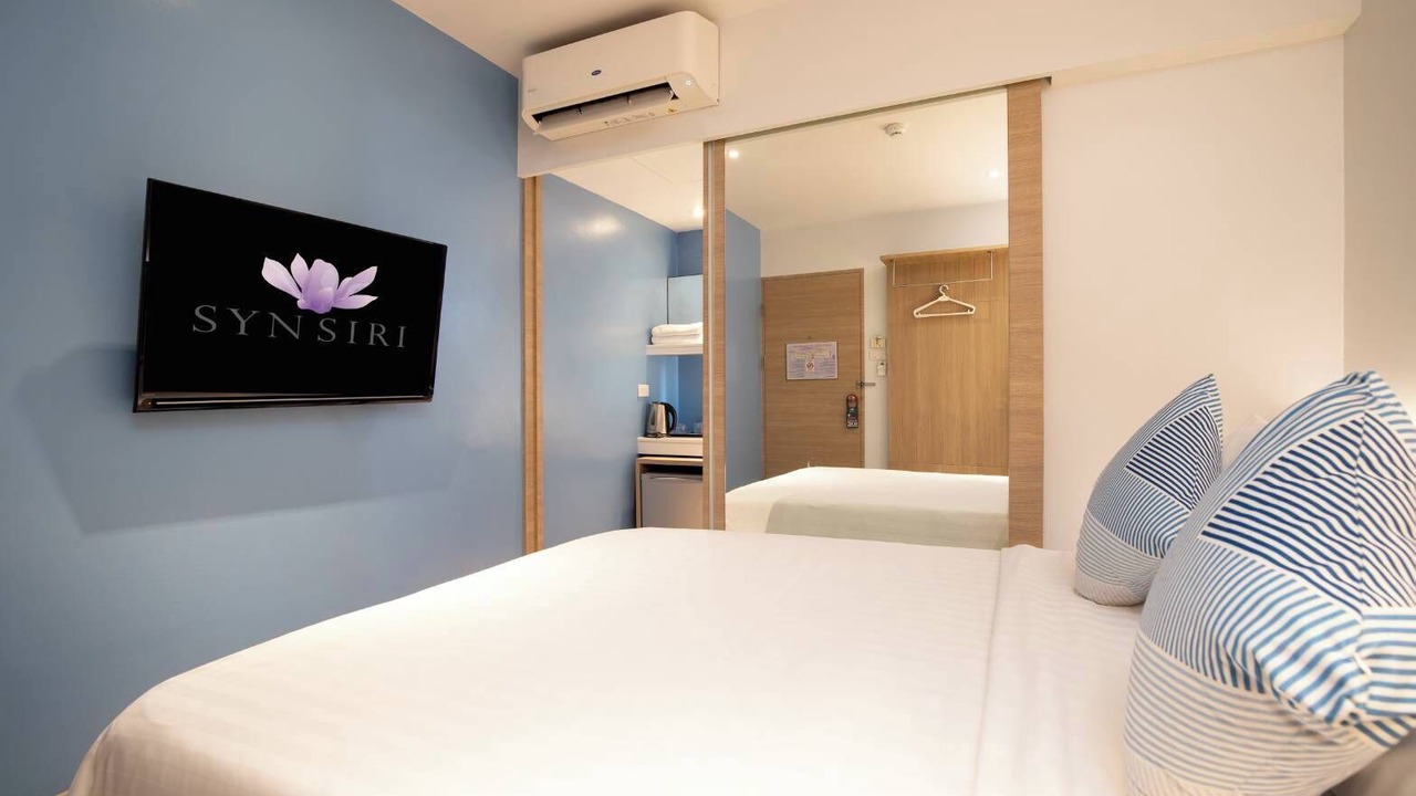 Photo of Bedroom in Khanna Yao
