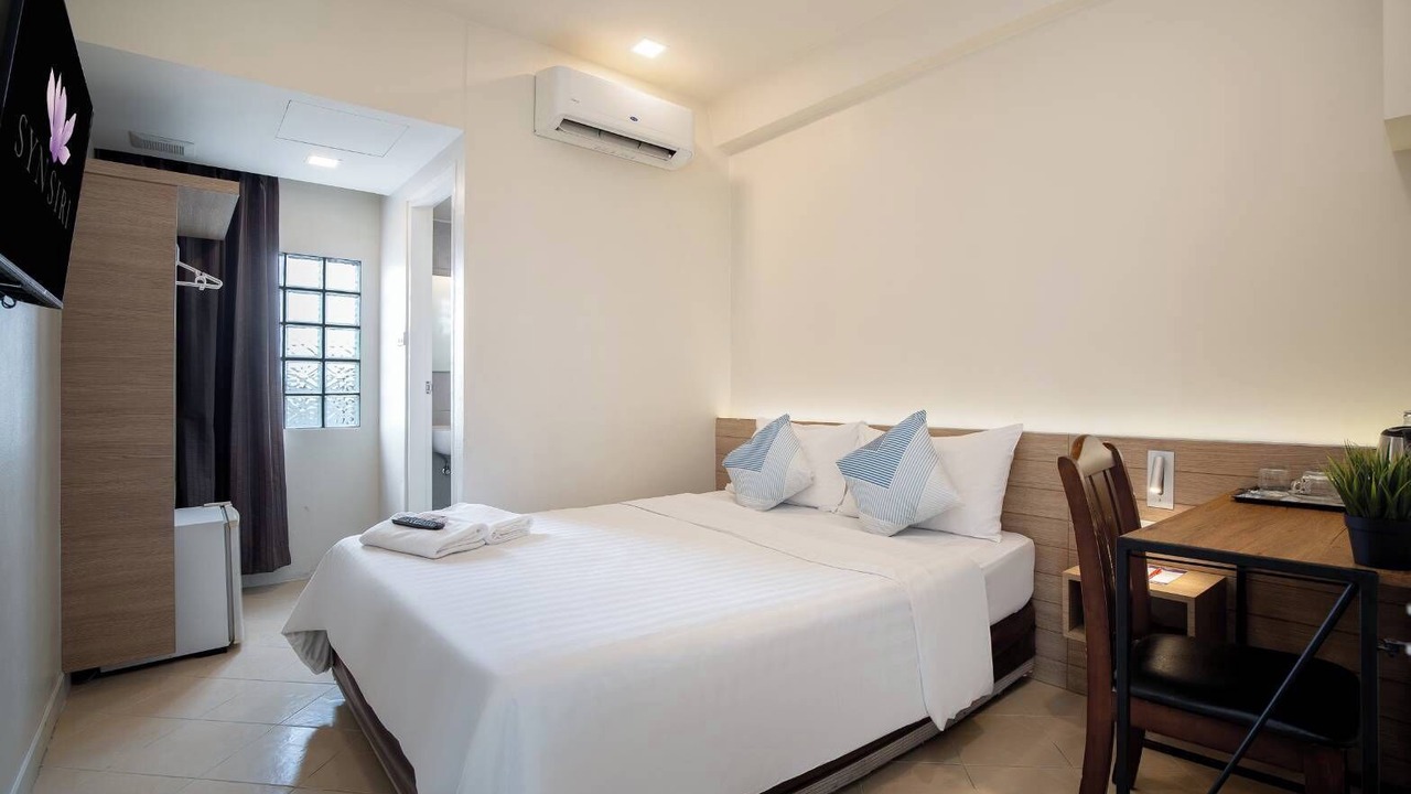 Photo of Bedroom in Khanna Yao
