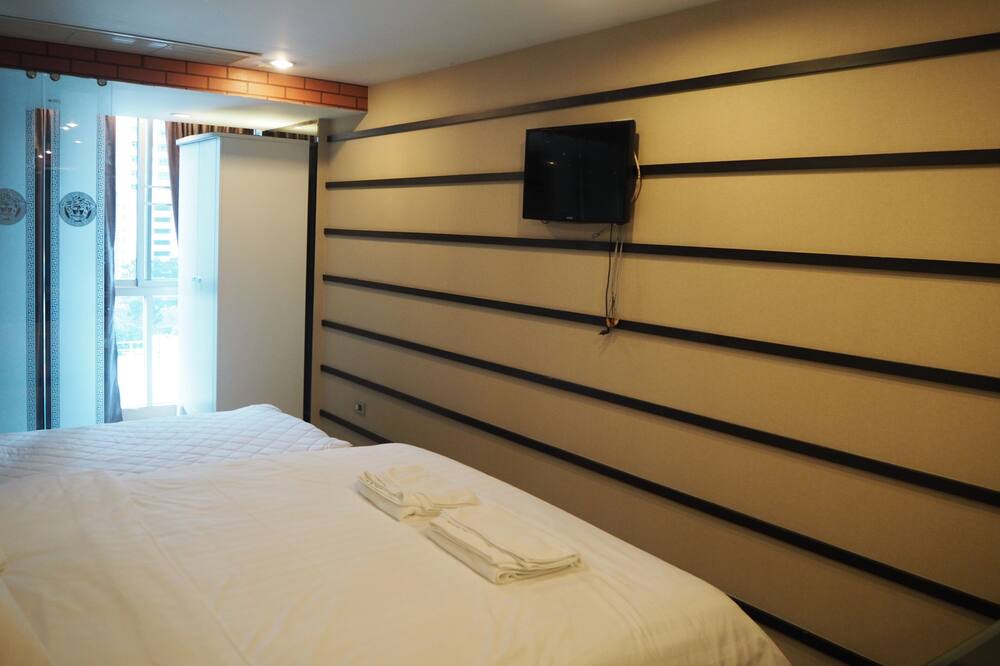 Photo of Bedroom in Khlong Toei Nuea