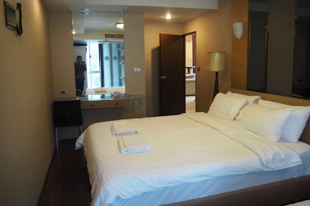 Photo of Bedroom in Khlong Toei Nuea