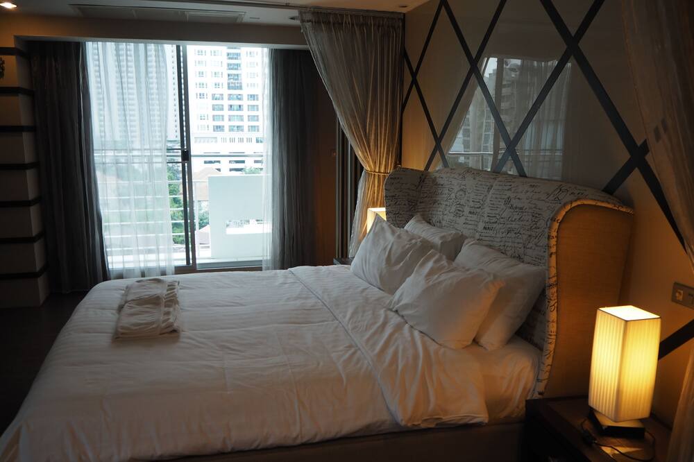 Photo of Bedroom in Khlong Toei Nuea