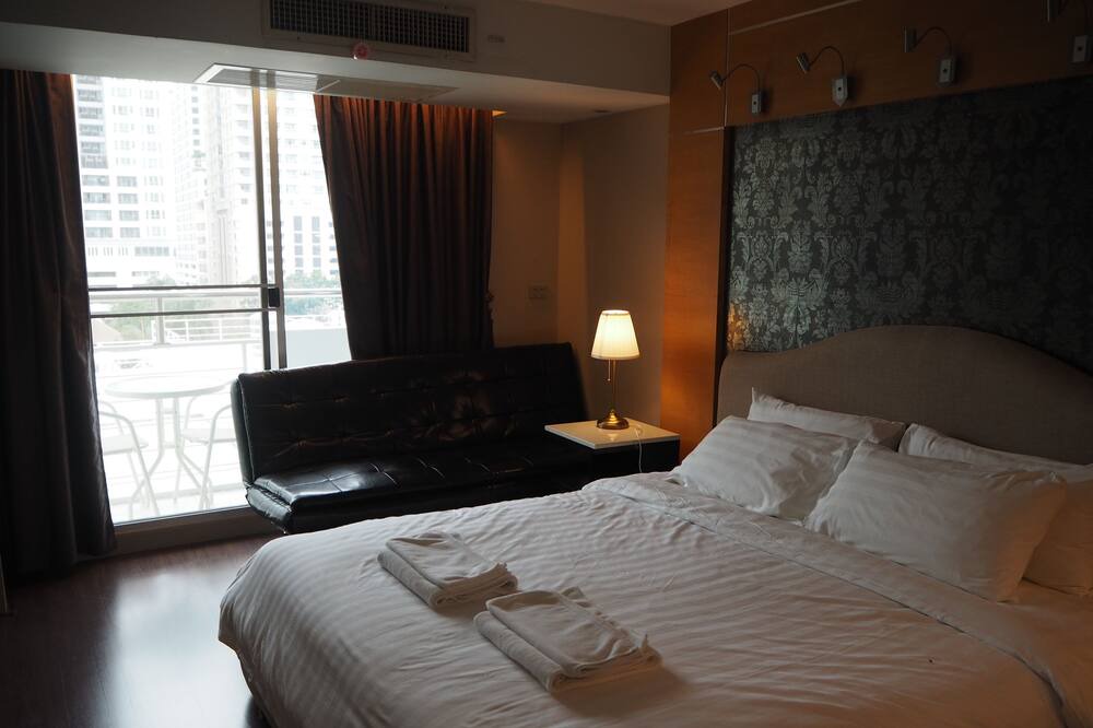 Photo of Bedroom in Khlong Toei Nuea