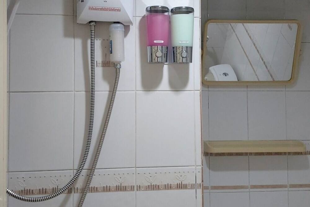 Photo of Bathroom in Huai Khwang