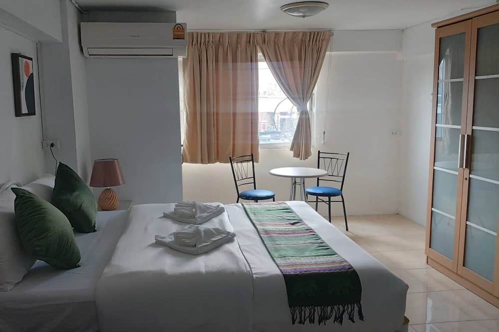 Photo of Bedroom in Huai Khwang