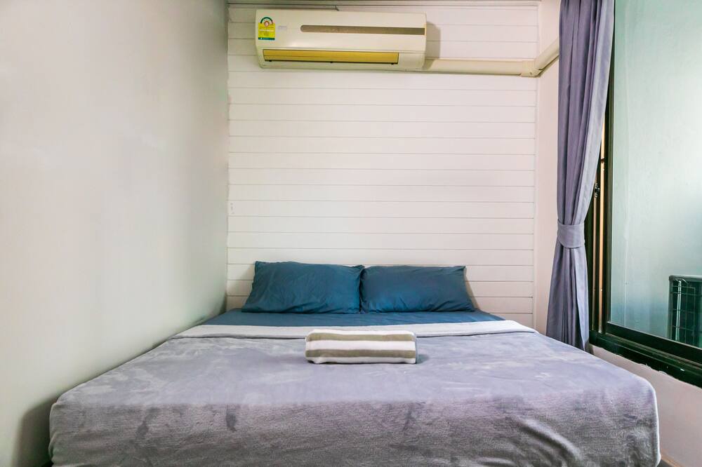 Photo of Bedroom in Khlong Toei Nuea