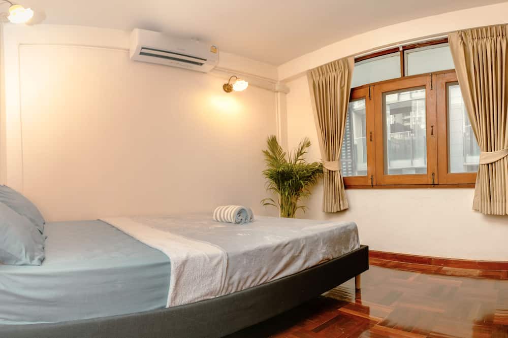 Photo of Bedroom in Khlong Toei Nuea