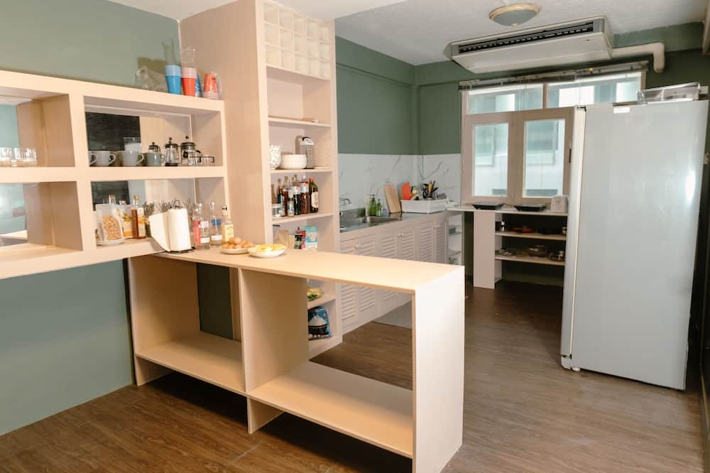 Photo of Kitchen in Khlong Toei Nuea