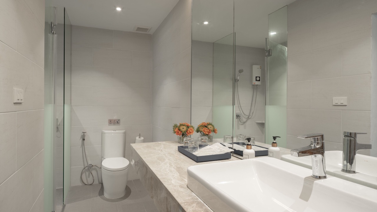 Photo of Bathroom in Thanon Phetchaburi