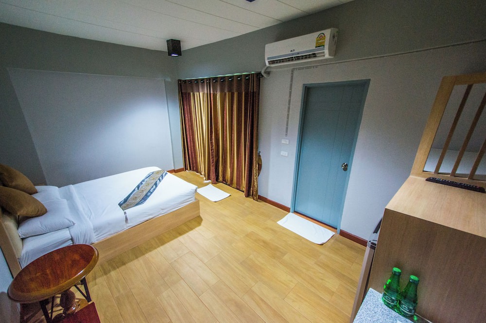 Photo of Bedroom in Racha Thewa