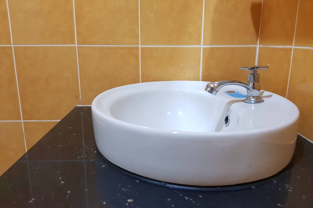 Photo of Bathroom in Mae Jo