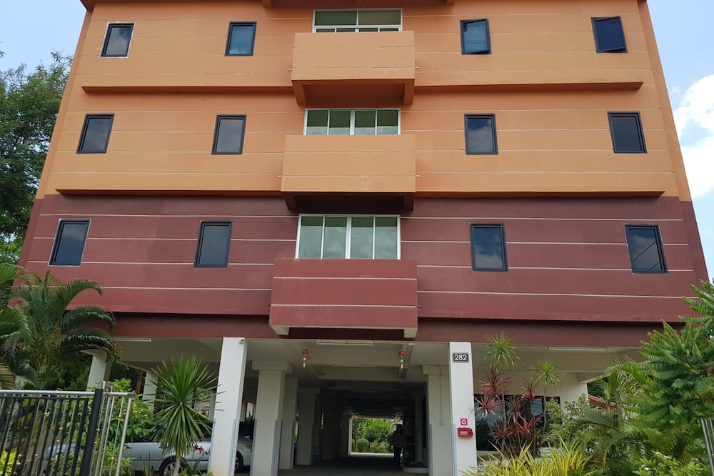 Photo of Outdoor in Mae Jo
