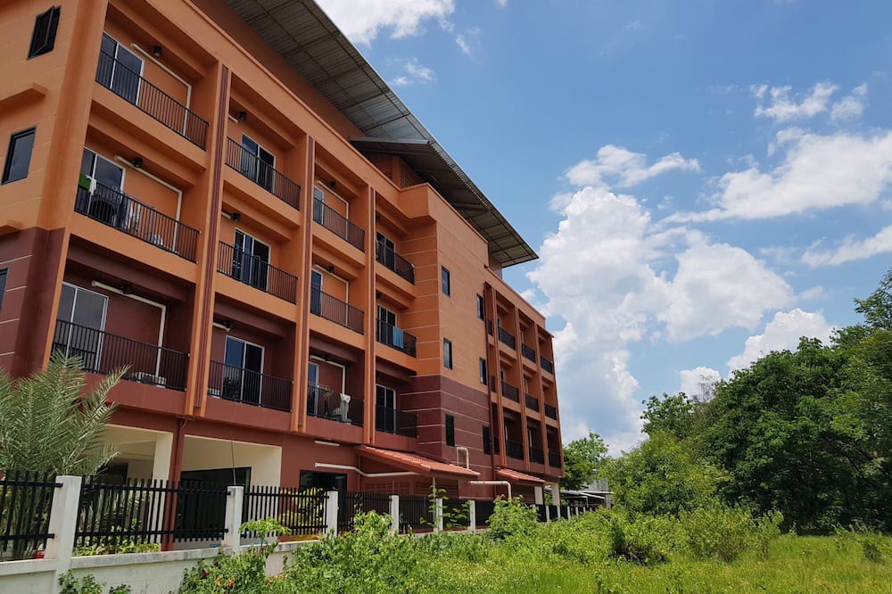 Photo of Outdoor in Mae Jo