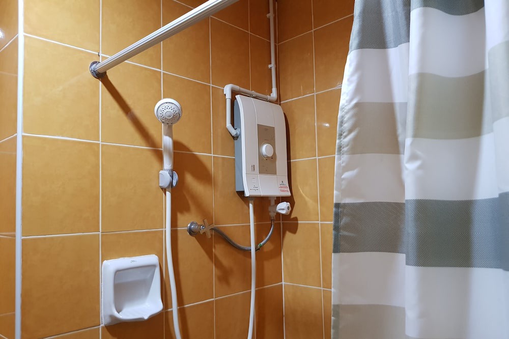 Photo of Bathroom in Mae Jo