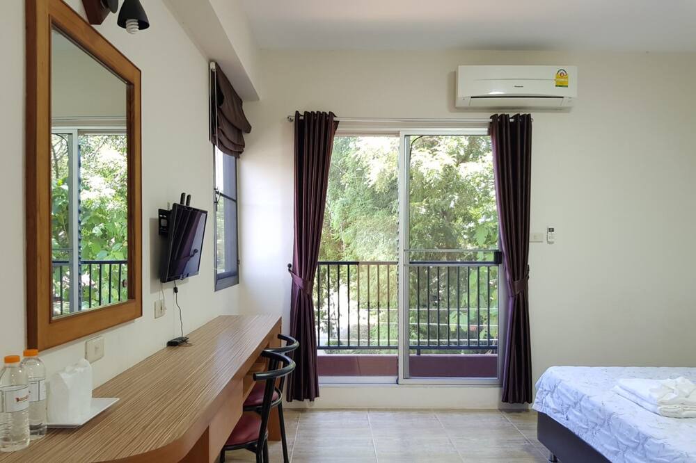 Photo of Bedroom in Mae Jo