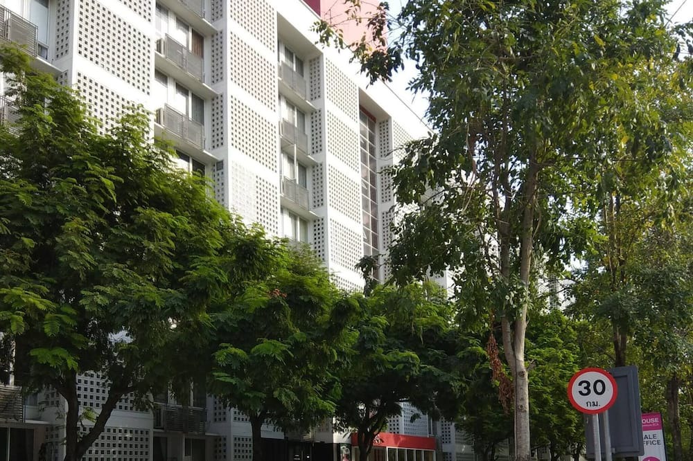 Photo of Outdoor in Huai Khwang