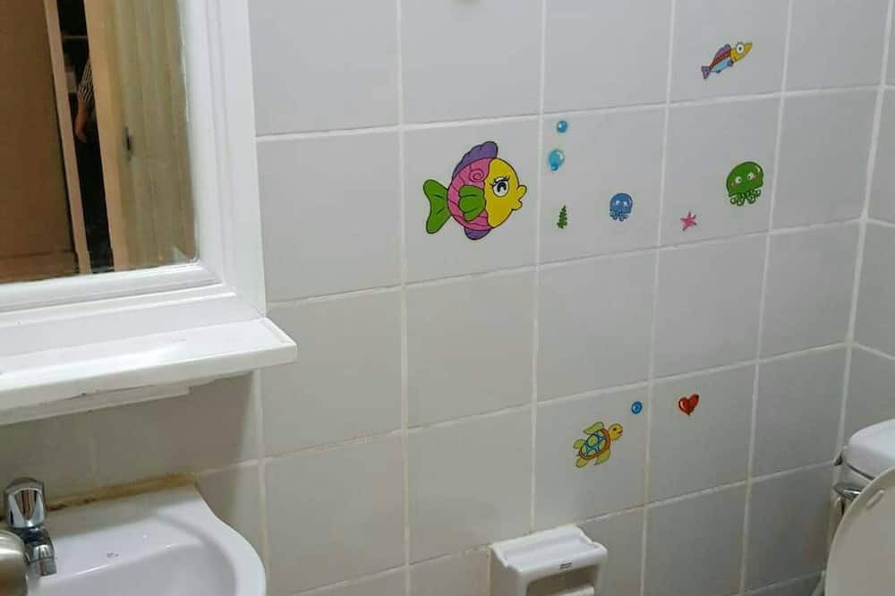 Photo of Bathroom in Huai Khwang