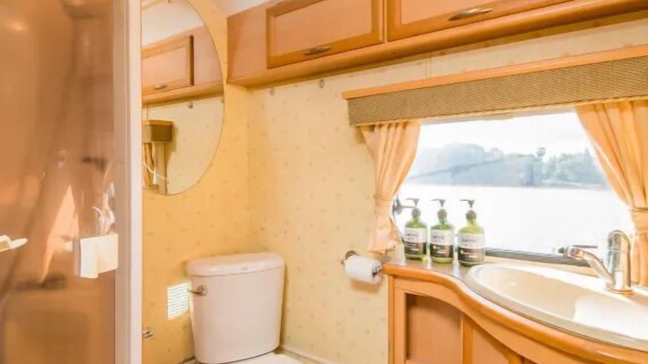 Photo of Bathroom in Ko Samrong