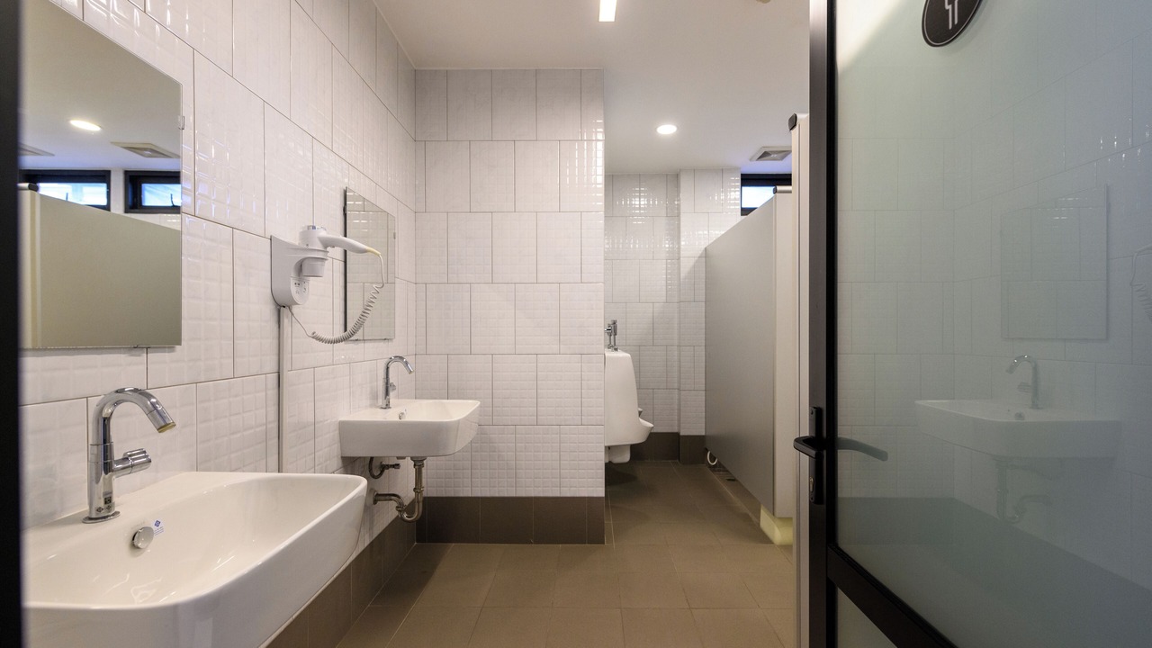 Photo of Bathroom in Siriraj