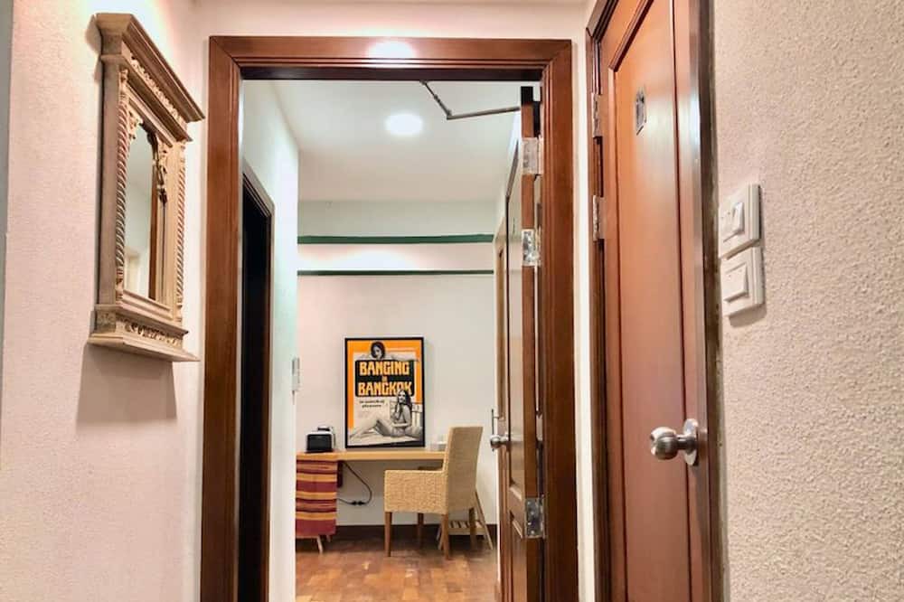 Photo of Bedroom in Khlong Toei Nuea