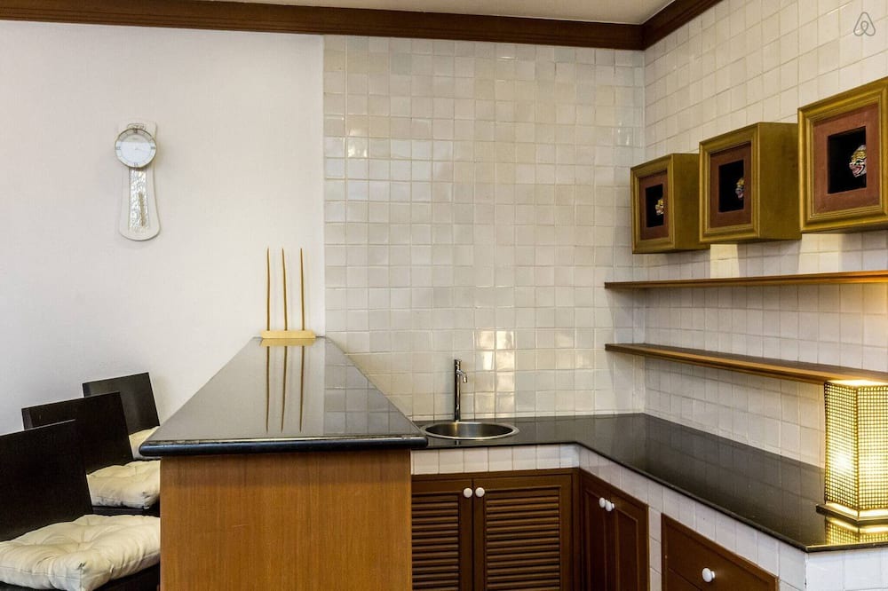 Photo of Kitchen in Khlong Toei Nuea