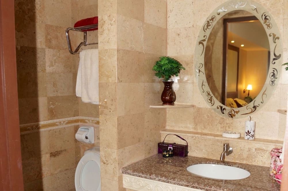 Photo of Bathroom in Kram