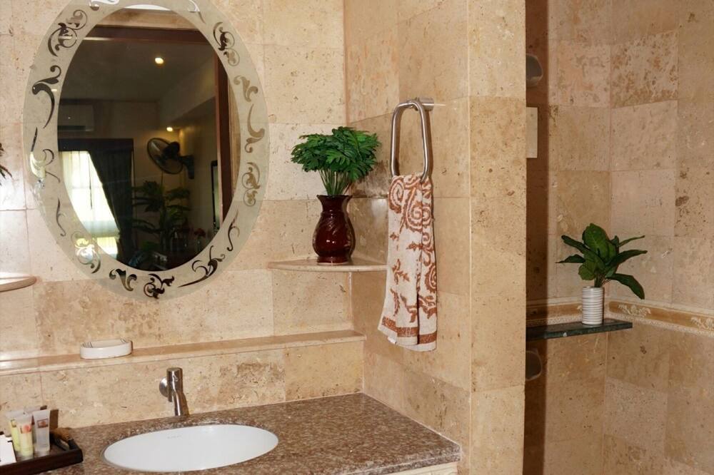 Photo of Bathroom in Kram
