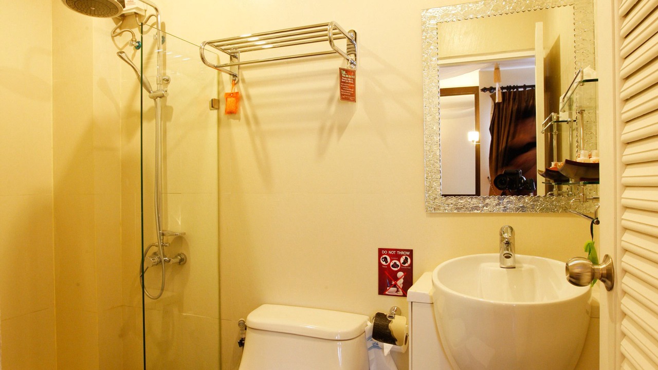 Photo of Bathroom in Embassy District
