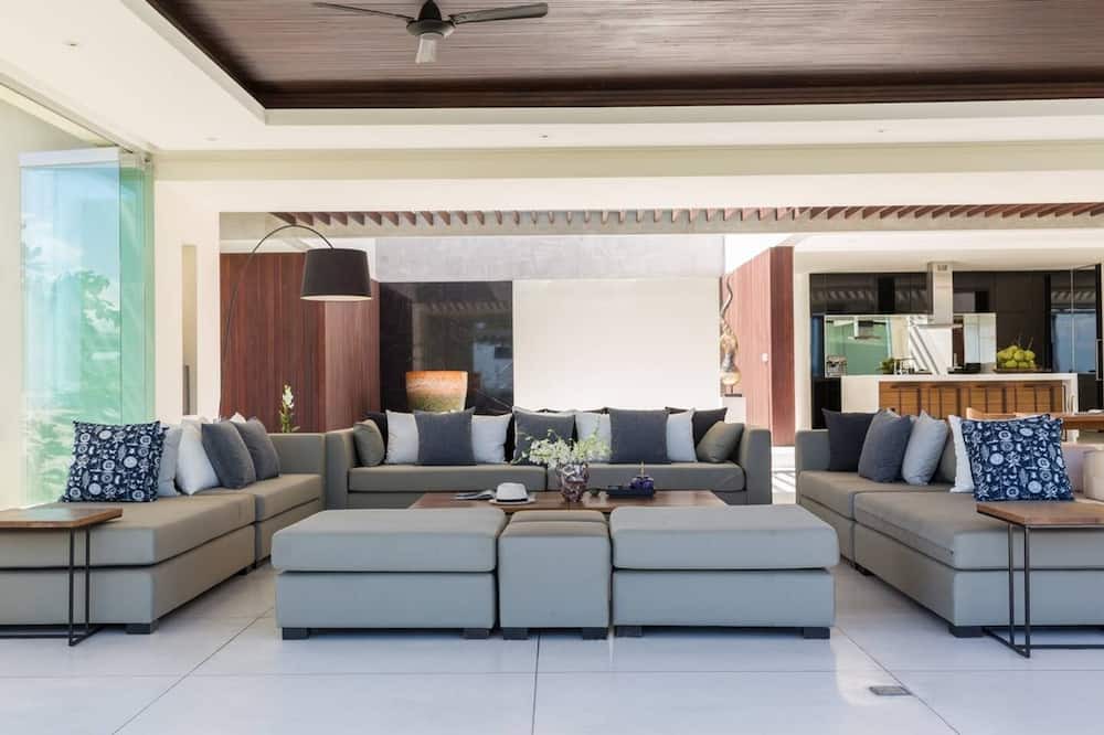 Photo of Livingroom in Thong Krut