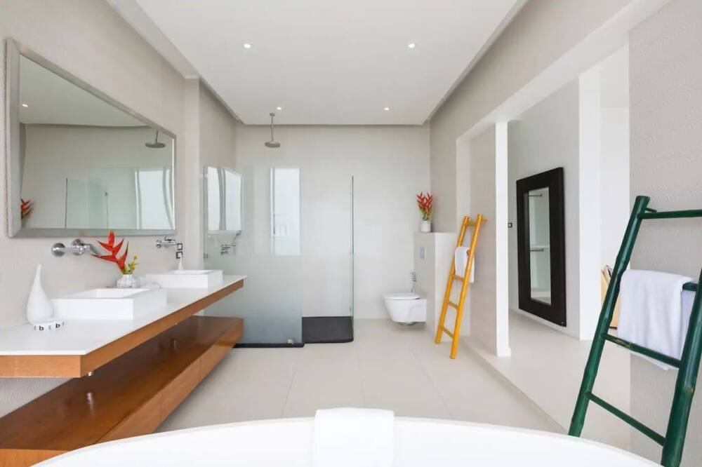 Photo of Bathroom in Chaweng City Center